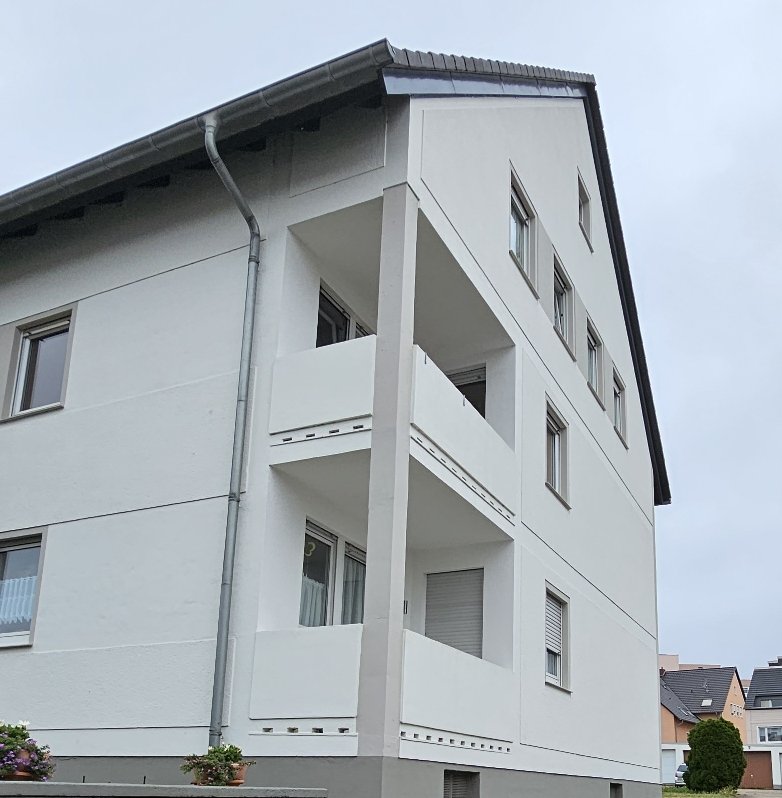 Schöne helle 3 Zimmerwohnung mit Balkon in ruhiger Lage