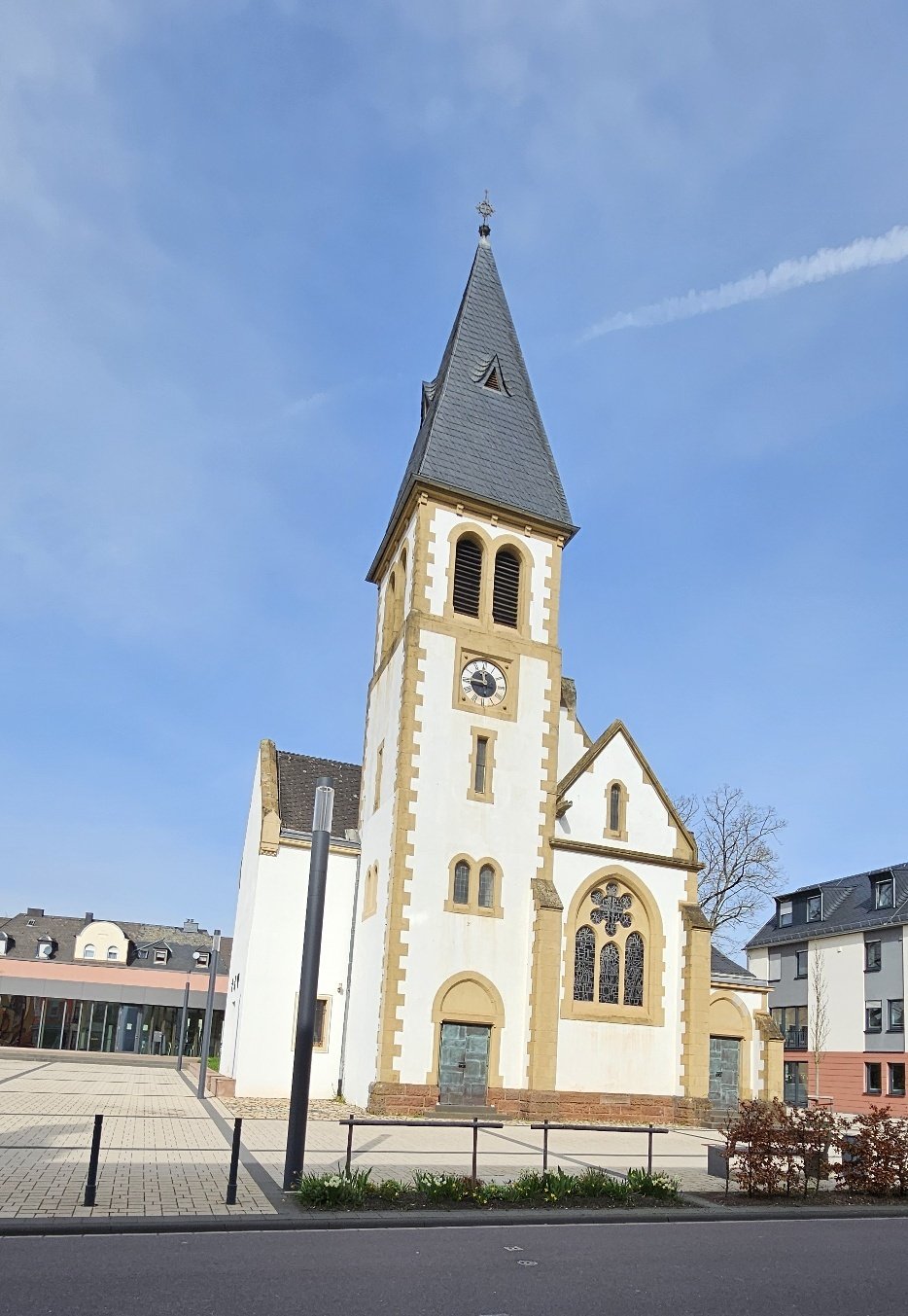 Große 5 ZKB Wohnung in guter Lage, zentral gelegen