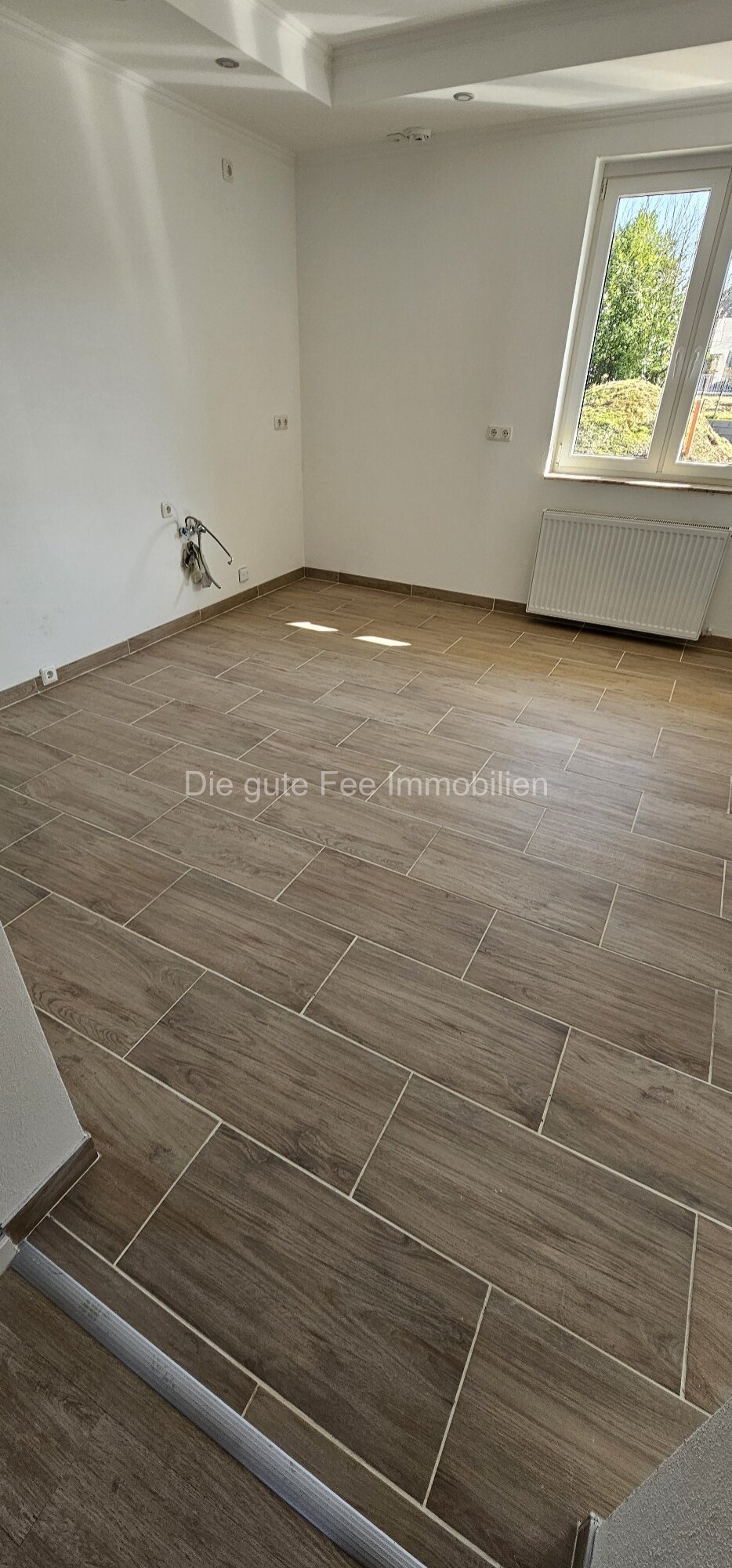 Schöne, helle, neu renovierte 3 ZKB - Wohnung mit Balkon