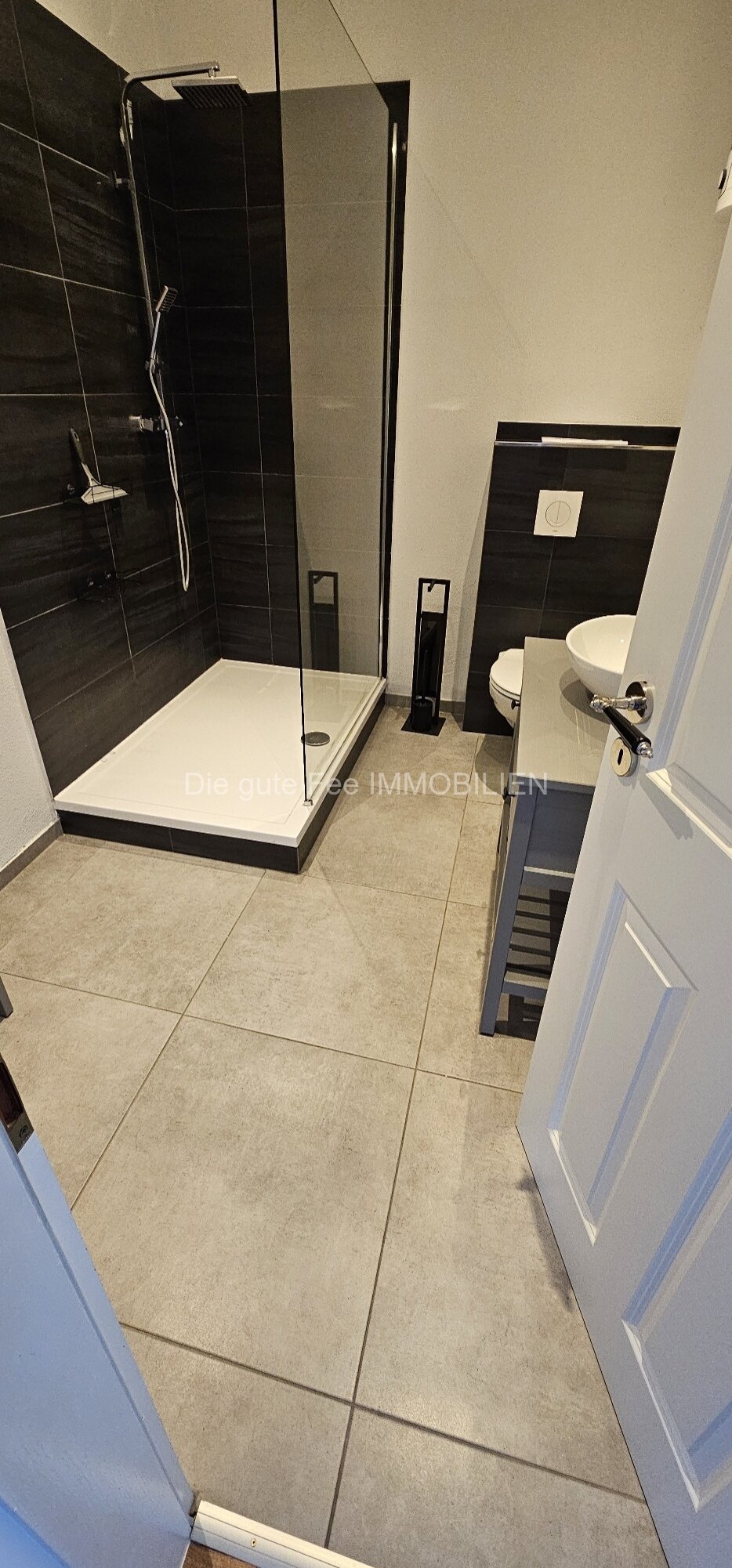 Schönes Zweifamilienhaus für Kapitalanleger oder Mehrgenerationshaus