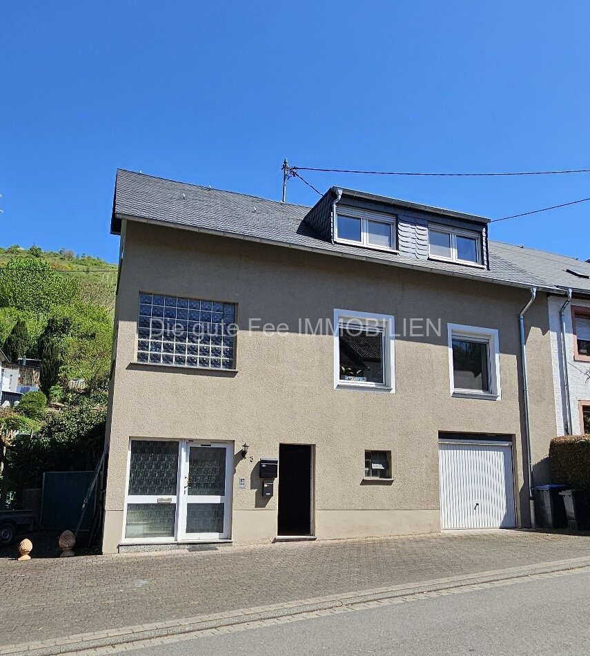 Schönes Zweifamilienhaus für Kapitalanleger oder Mehrgenerationshaus