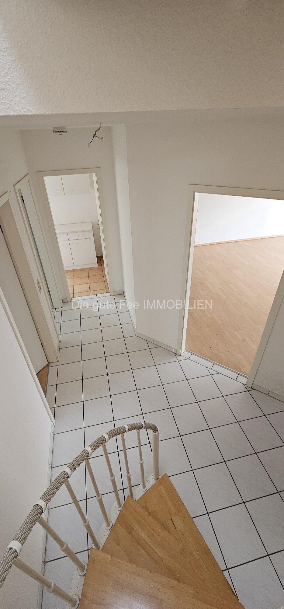 Toplage, Schöne Maisonette - Wohnung mit Balkon in Losheim am See