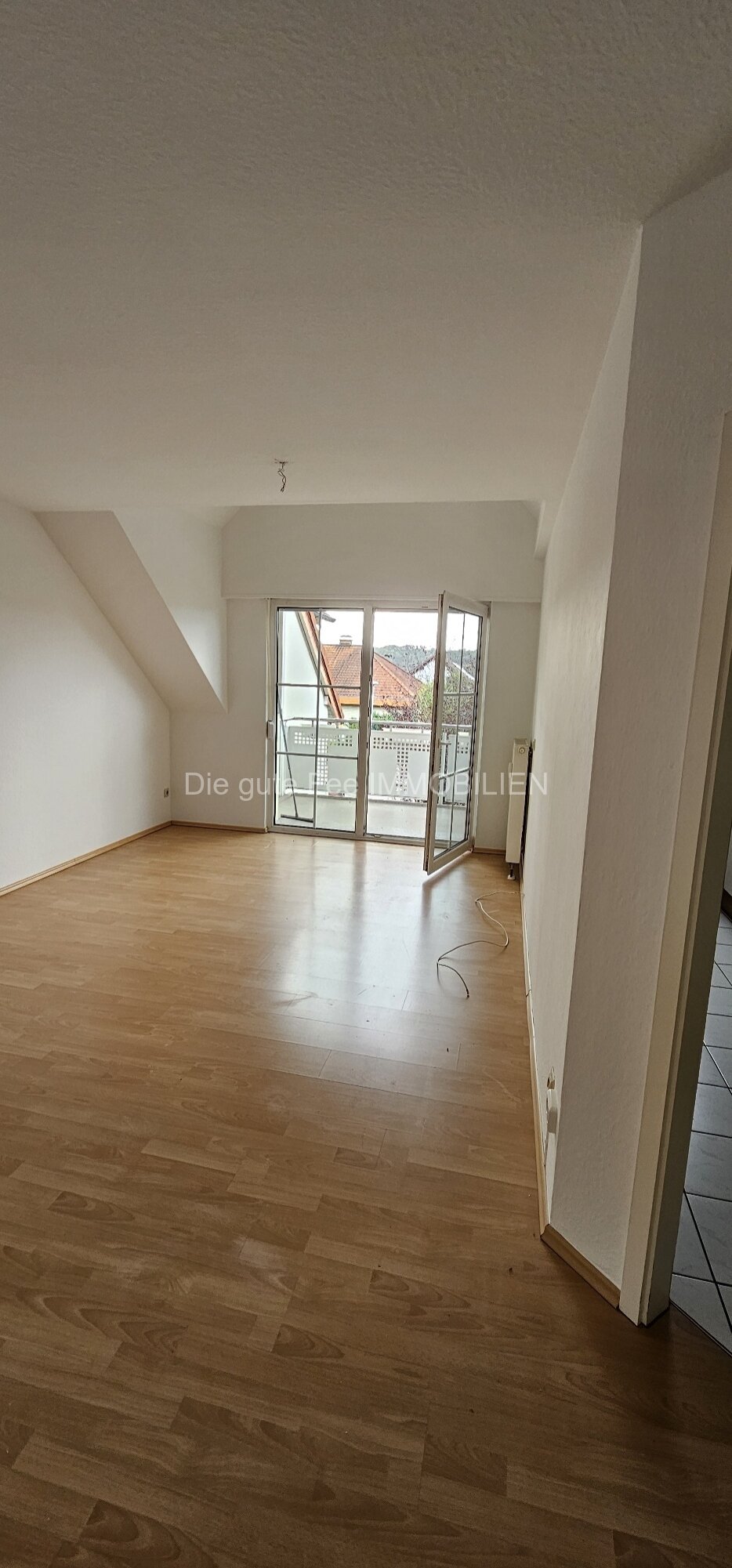 Toplage, Schöne Maisonette - Wohnung mit Balkon in Losheim am See
