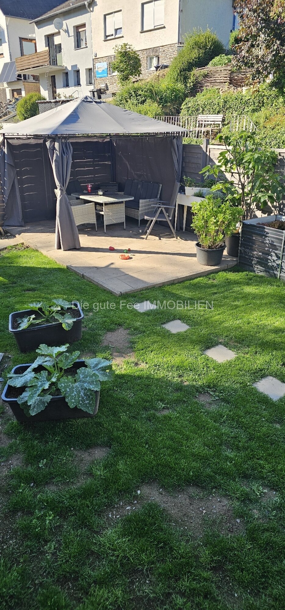 Schönes Zweifamilienhaus für Kapitalanleger oder Mehrgenerationshaus