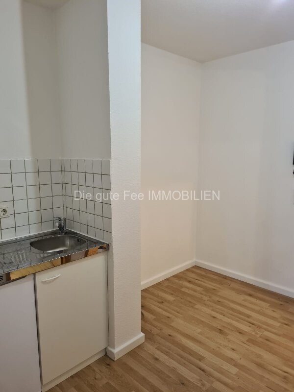 Renoviertes schönes 2 - Zimmer Appartement mit Balkon, in Uni Nähe, für Investoren