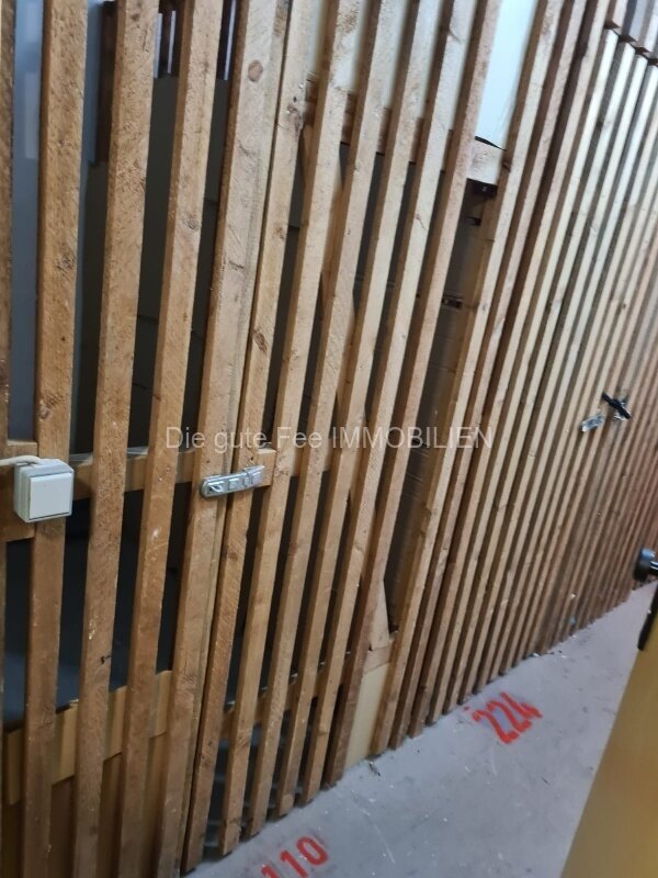 Renoviertes schönes 2 - Zimmer Appartement mit Balkon, in Uni Nähe, für Investoren