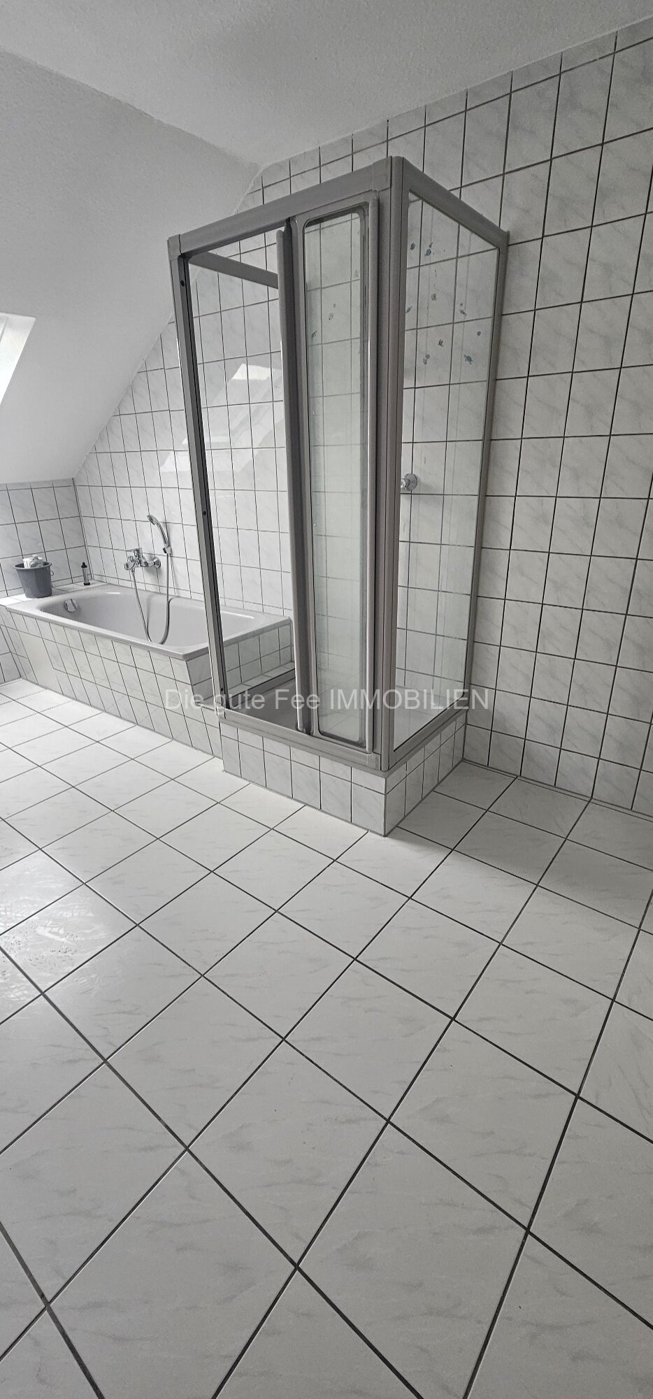  Schöne große und gemütliche  4 -Zimmer Wohnung in Mehring