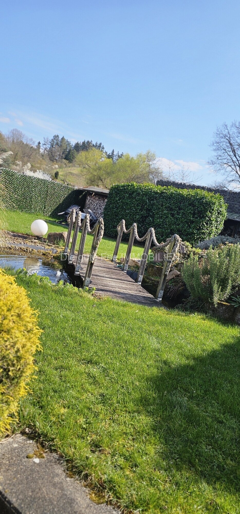 Idyllische schöne möblierte Wohnung mit Terrasse für Pendler