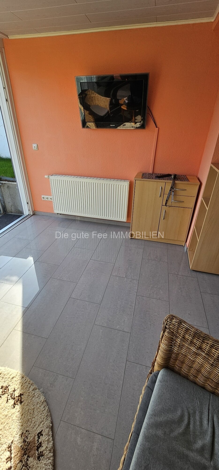 Idyllische schöne möblierte Wohnung mit Terrasse für Pendler