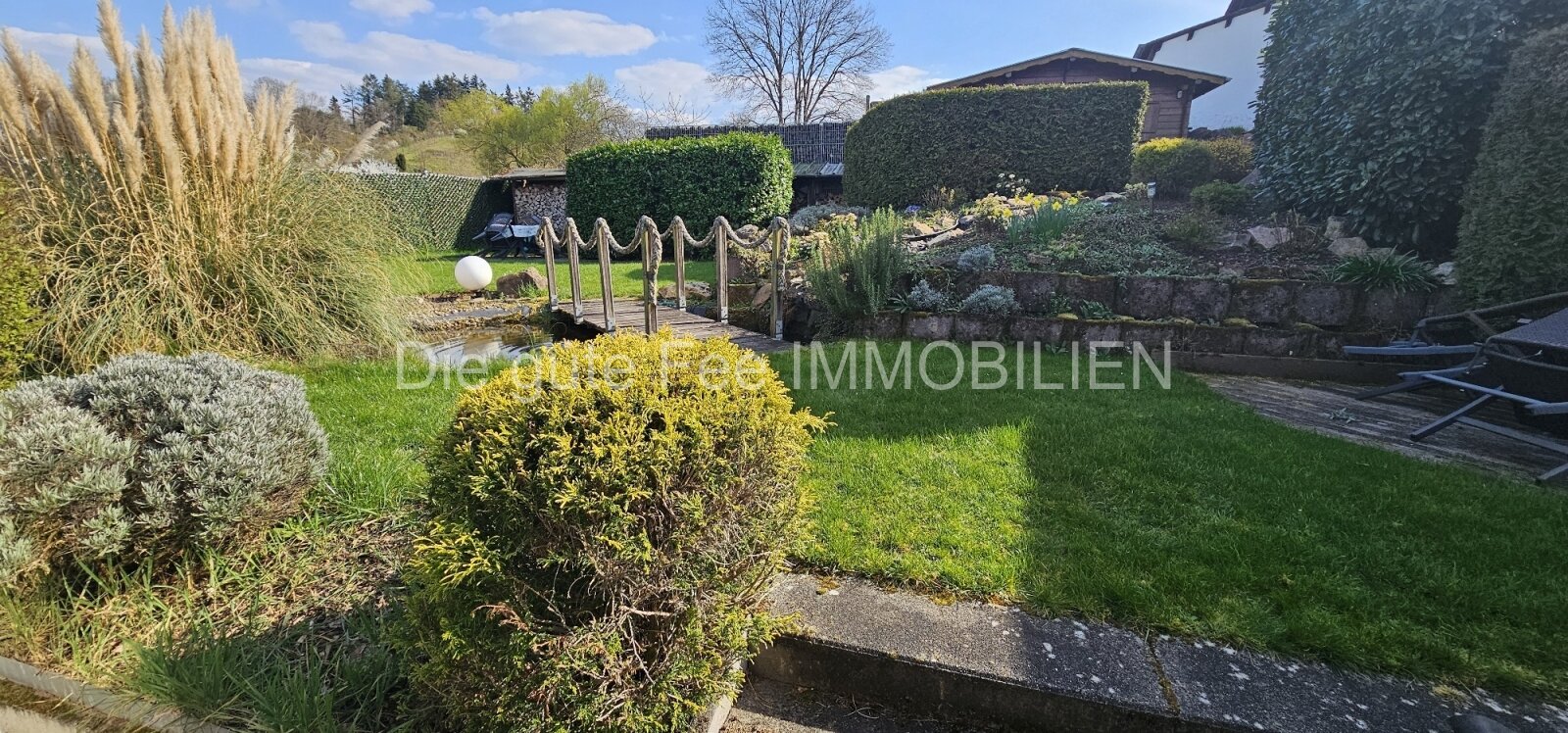 Idyllische schöne möblierte Wohnung mit Terrasse für Pendler