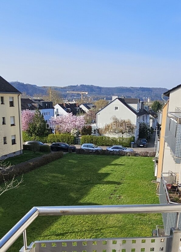  Schöne helle und gemütliche 2 Zimmer Wohnung in Trier Heiligkreuz 