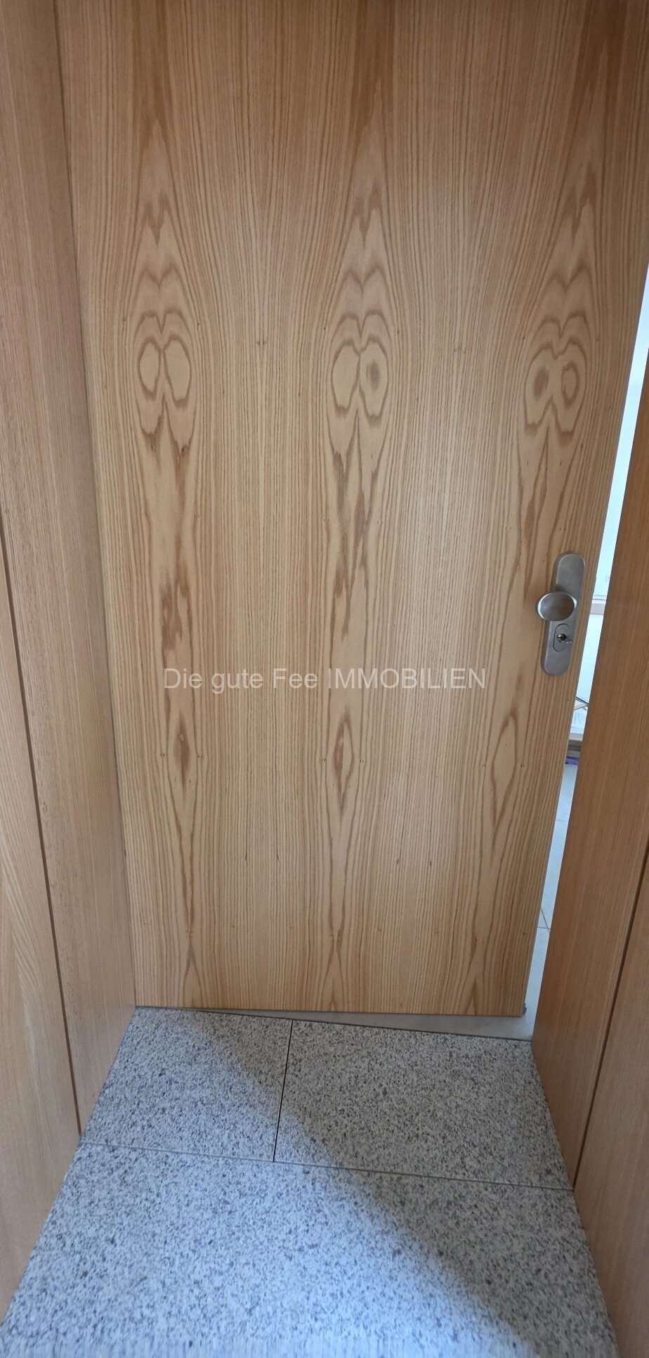  Schöne, moderne 3 Zimmer Wohnung mit Terrasse, Erstbezug