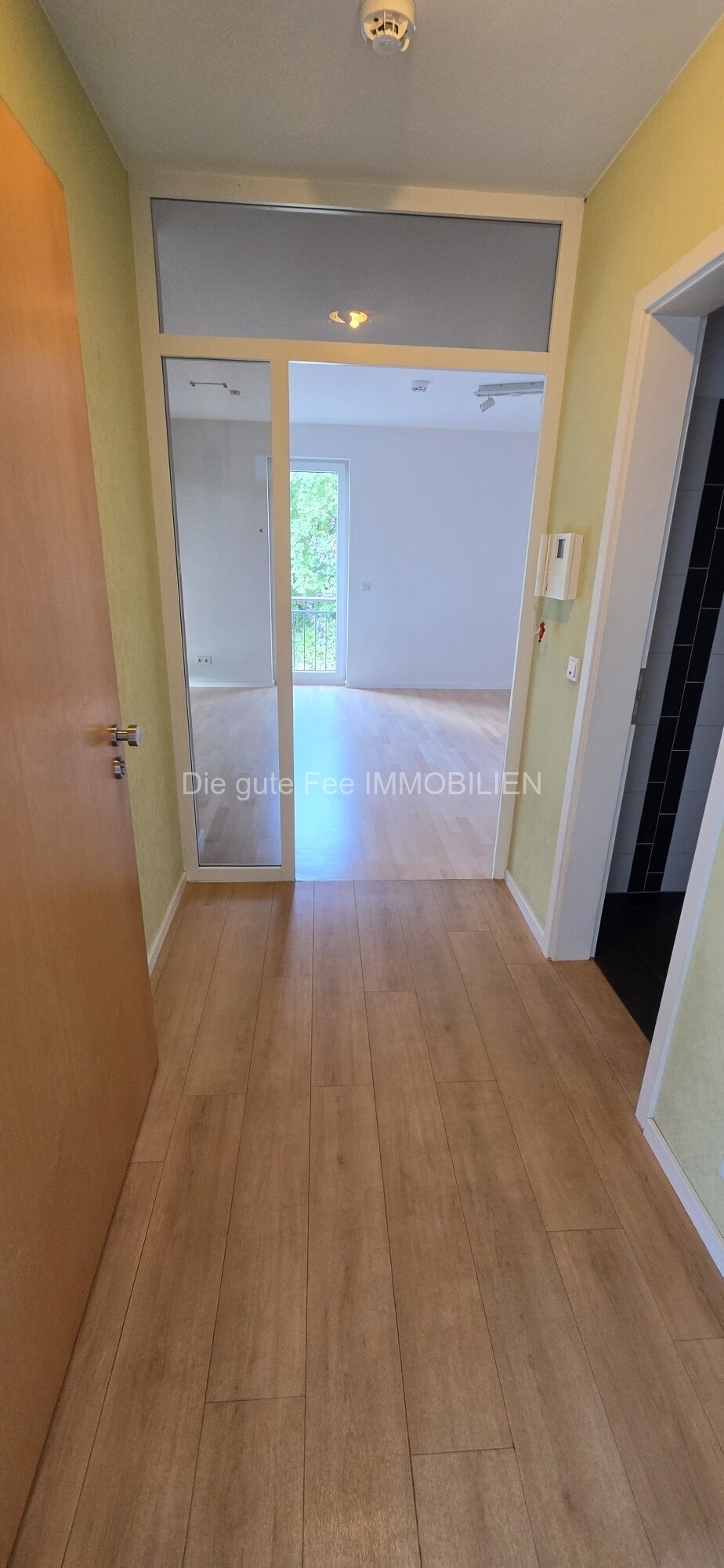 *** Reserviert *** Schöne, helle 2 - ZKB - Wohnung mit Balkon in Heiligkreuz