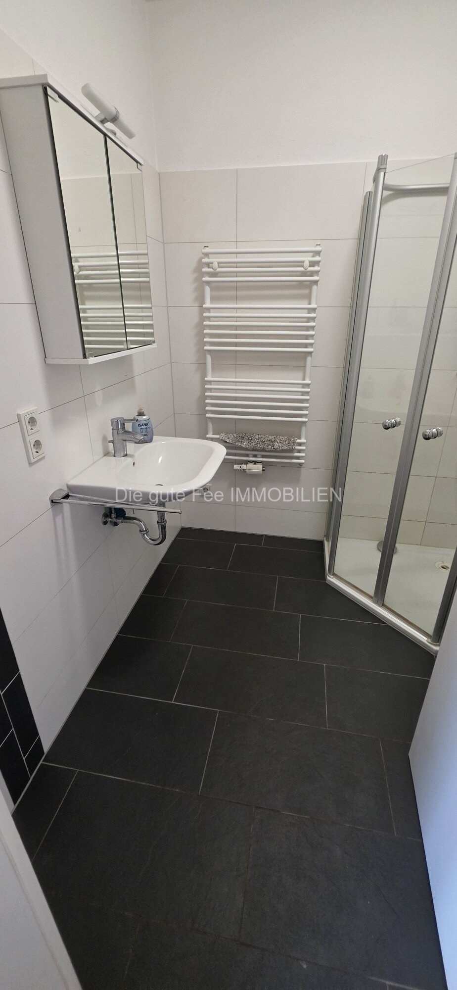 *** Reserviert *** Schöne, helle 2 - ZKB - Wohnung mit Balkon in Heiligkreuz