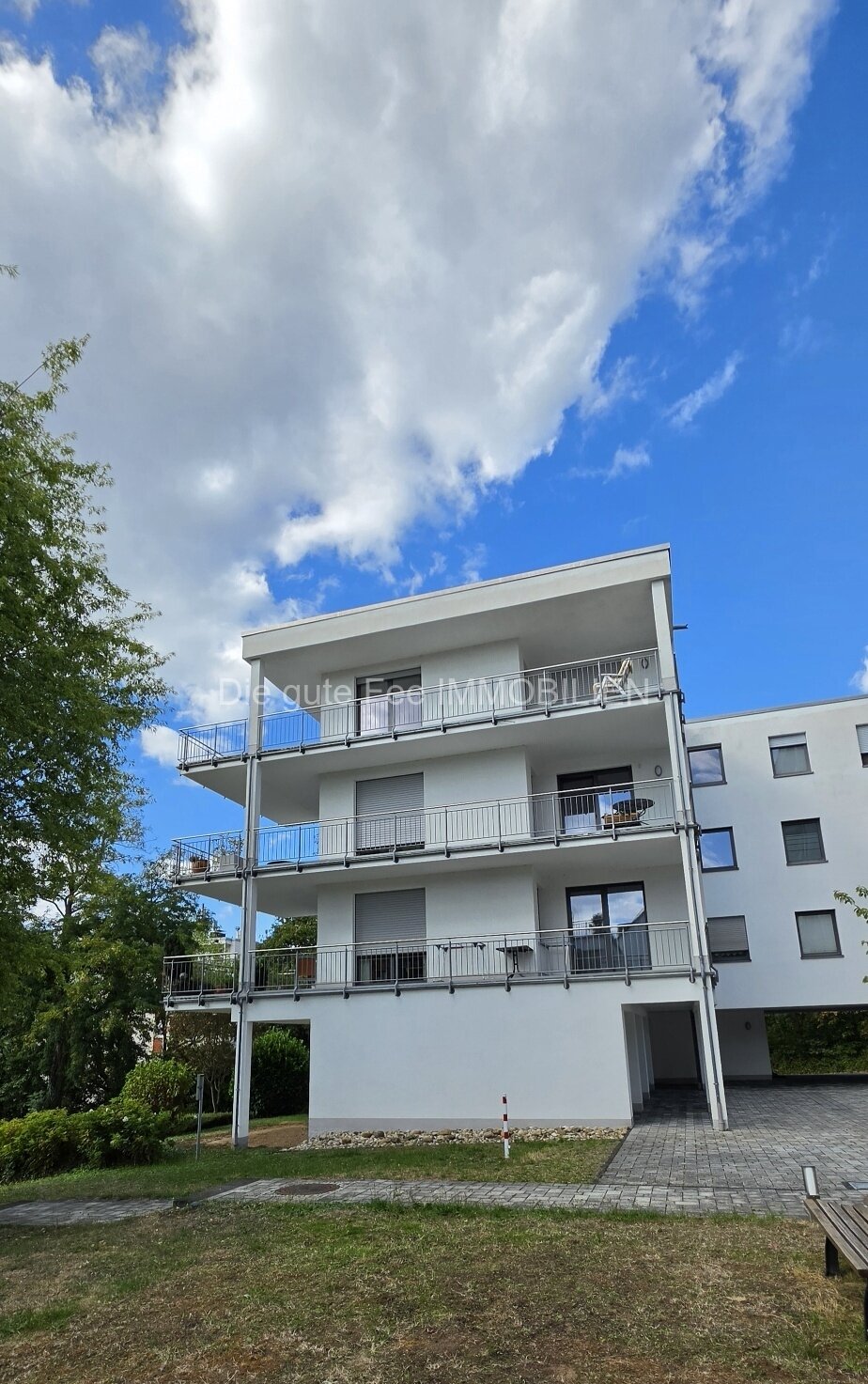 *** Reserviert *** Schöne, helle 2 - ZKB - Wohnung mit Balkon in Heiligkreuz