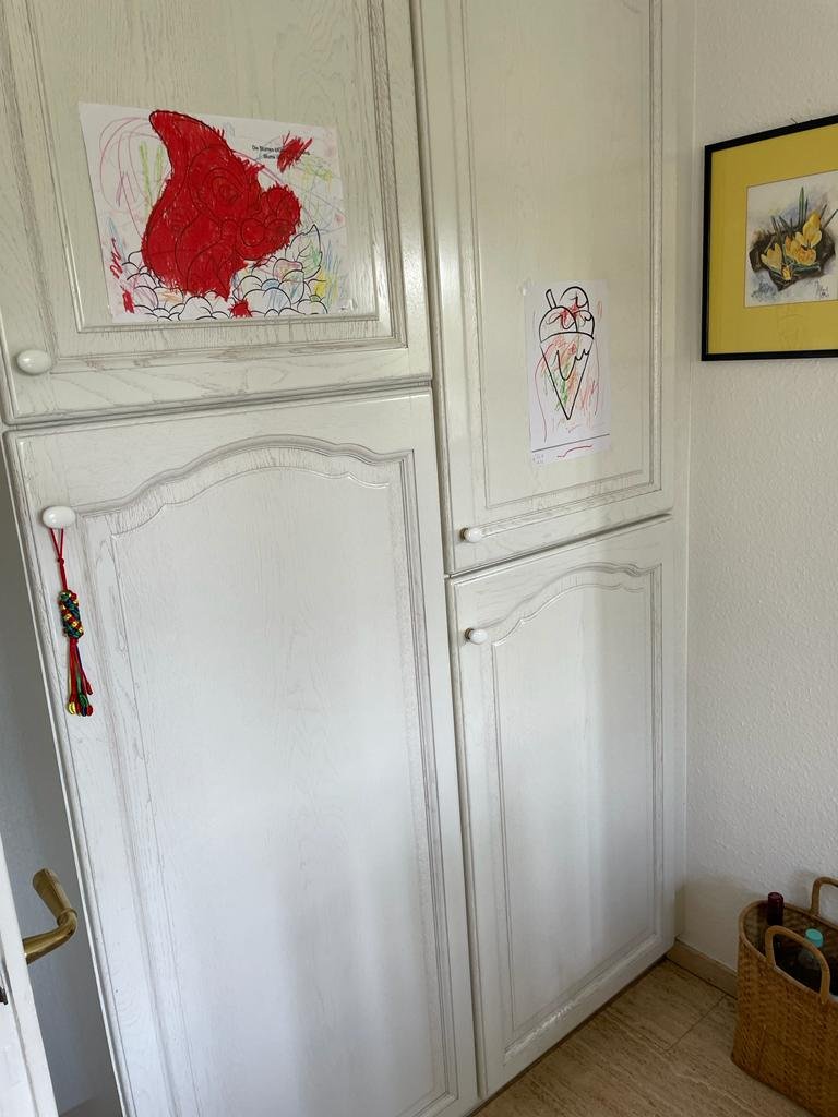 Großer Kühlschrank und separater Gefierschrank