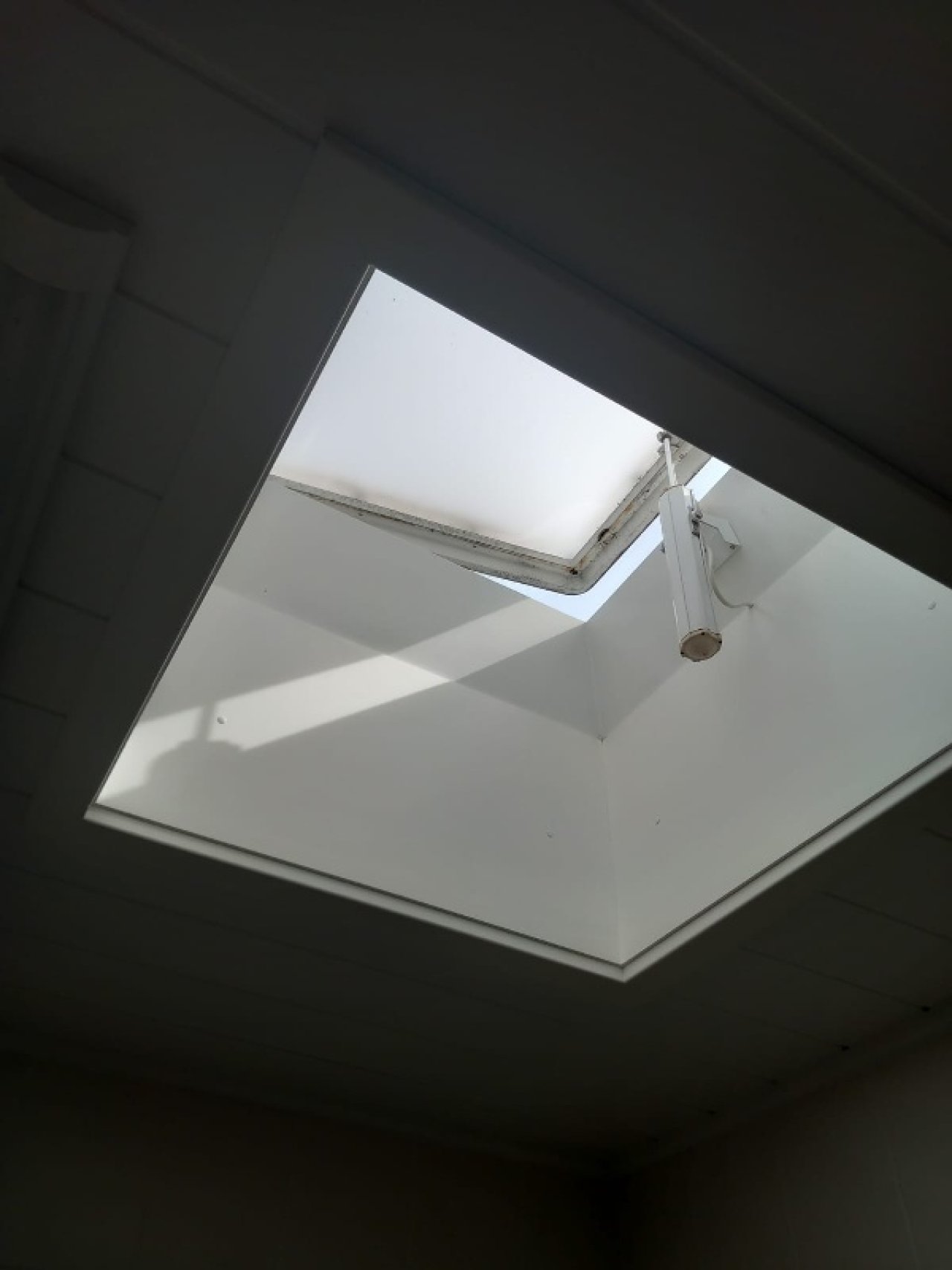 Einbau von einem Oberlichtfenster problemlos möglich! Einbau von einem Oberlichtfenster problemlos möglich!