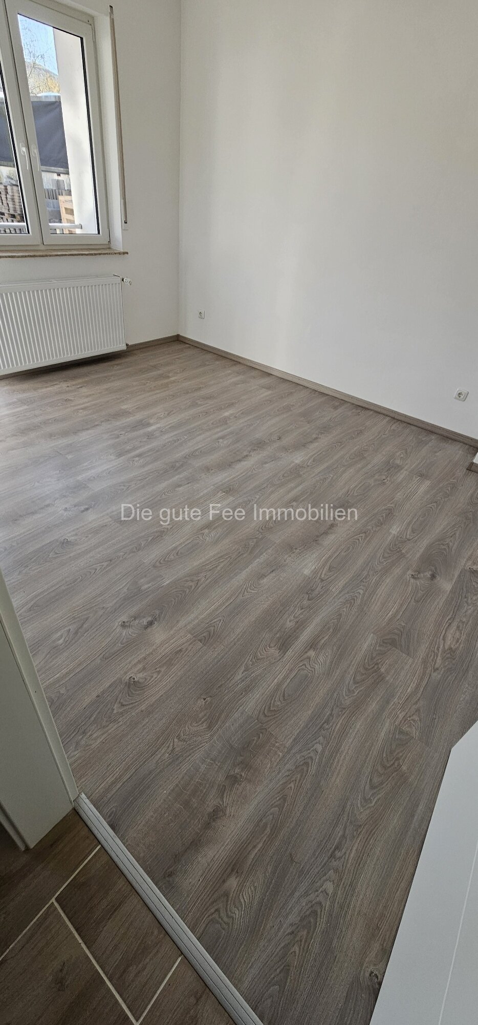 Wohnzimmer mit Balkon