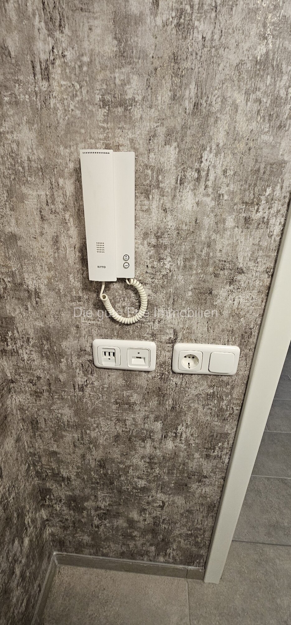 Sprechanlage, Telefon/ Internetanschluss