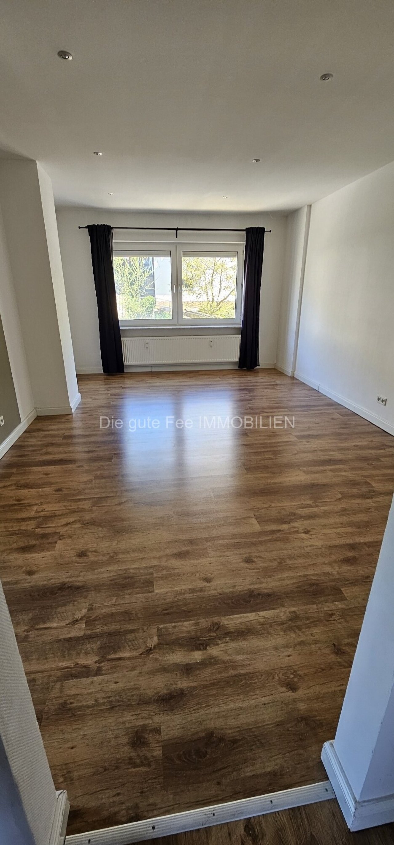 Großes Wohnzimmer/Esszimmer Großes Wohnzimmer/Esszimmer
