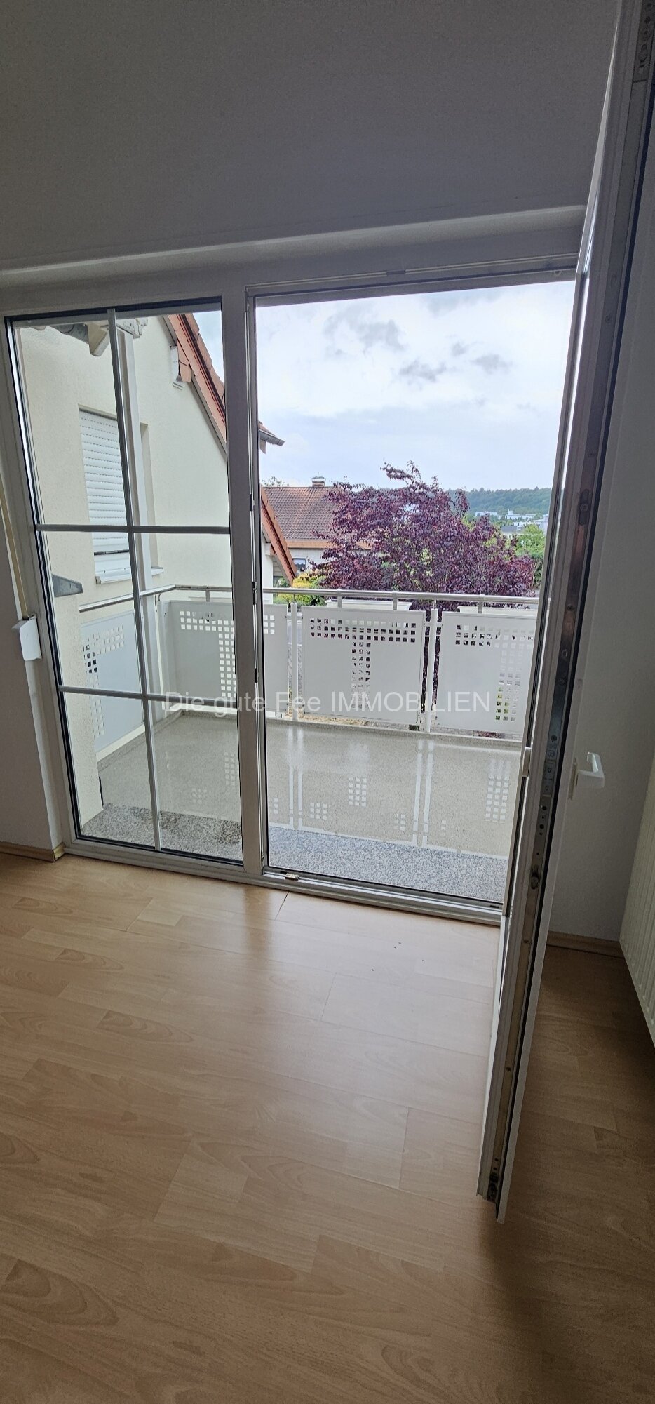 Wohnzimmer mit Balkon Wohnzimmer mit Balkon