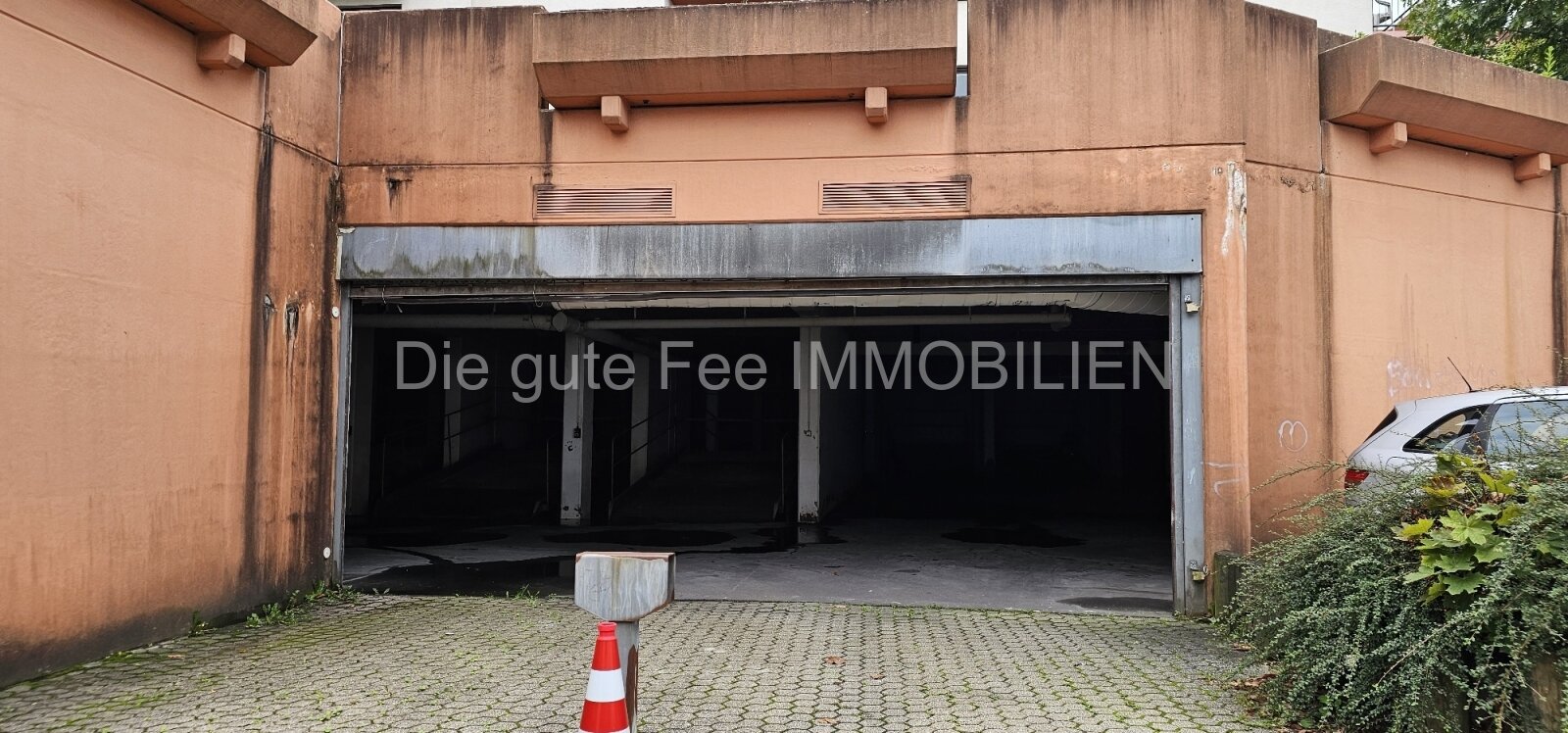 Tiefgarage , wird renoviert Tiefgarage , wird renoviert