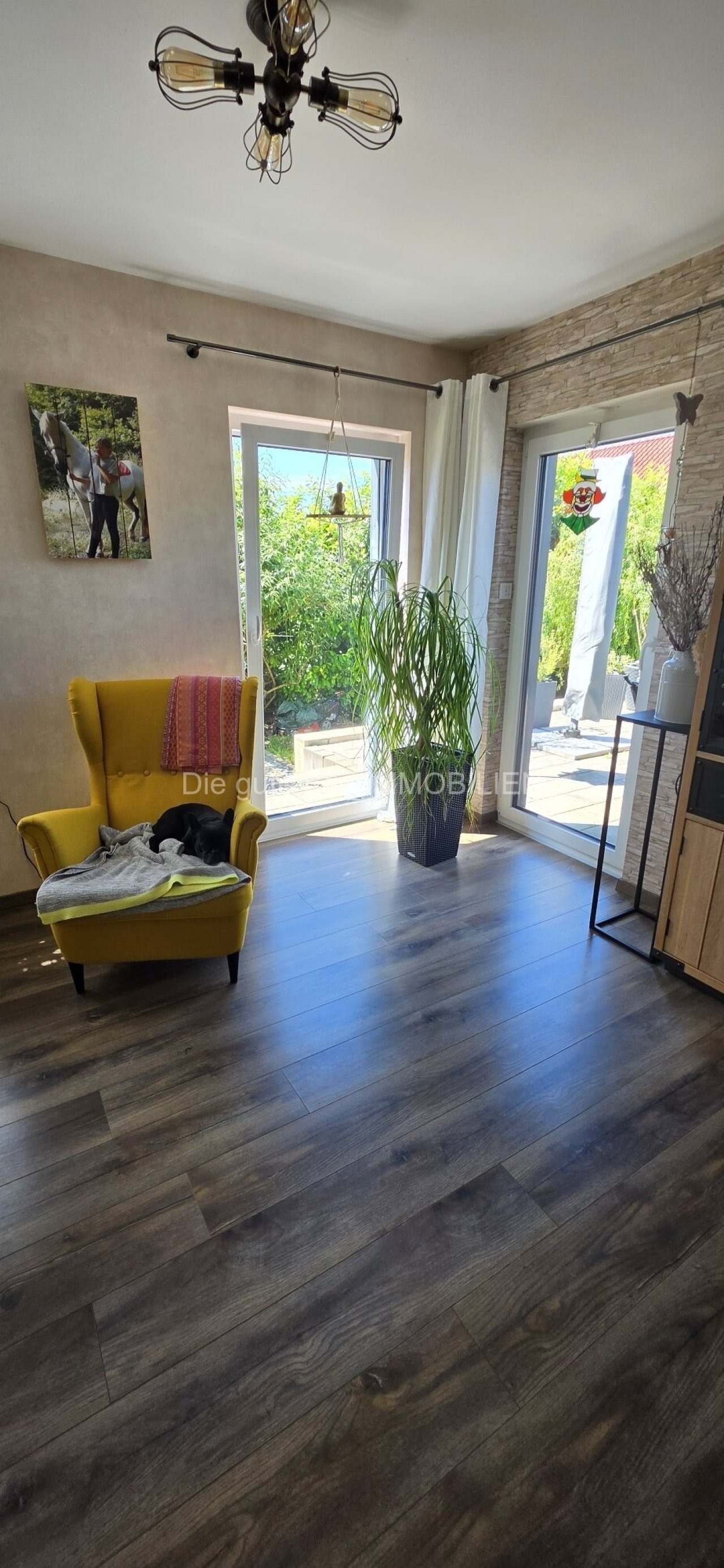 2 Türen zur Terrasse 2 Türen zur Terrasse